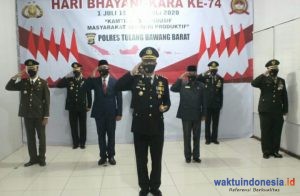 Peringati Hari Bhayangkara ke-74, Kapolres Tubaba Berikan Penghargaan