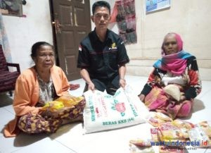 Di HUT Perdana PJTK Bagi-bagi 200 Paket Sembako untuk Lansia