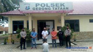 Sebelum Diamankan Polisi, Pelaku Jambret Jadi Bulan-bulanan Warga