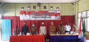 117 Siswa Didik Baru di Kecamatan Suoh Terima Seragam Gratis, Ini Kata Mad Hasnurin