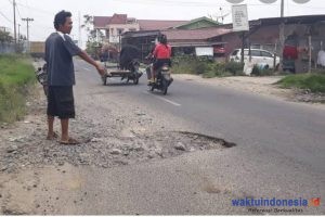 Jalur Alternatif Jalan Udara Ujung Menuju Desa Gurusinga Minim Perawatan