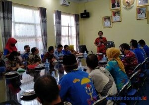 Pembangunan Jaringan Listrik Bawah Laut di Pesibar Dijempol Kadiv Pelayanan Hukum dan HAM Fatmawati
