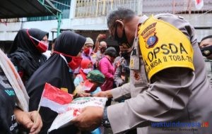 Kapolda Irjen Martuani Turun Tangan Sosialisasikan Penggunaan Masker di Pasar Ini