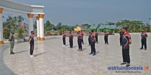 Genjot Fisik Anggota, Koramil Gedongtataan Laksanakan Pembinaan Fisik