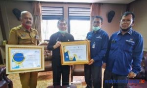 Bupati Karo Terima Penghargaan Dari BPS Pusat