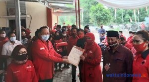 Pasangan Eva-Deddy Terima Form B1 KWK dari PDIP, Daftar KPU Jumat Bersama 3 Parpol