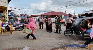 Polsek Sidikalang Datangi Pasar, Himbau Warga Terapkan Protokol Kesehatan