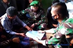 Dandim Letkol Yuli Ngelayat ke Rumah Duka Prajurit yang Meninggal di Perbatasan Papua Nugini