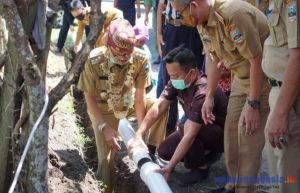 200 Rumah di Waybatang bakal Nikmati SPAM, Sambungan Pipa Pertama oleh Bupati Agus Hari Ini