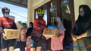 Polsek Medan Timur Serahkan Bansos Bagi Warga Kurang Mampu