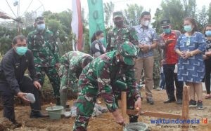 Bupati Karo Turut Letakkan Batu Pertama Pembangunan Sumur Bor Kodim 0205/TK di 3 Desa