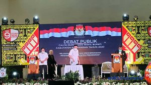 Debat Kandidat, Dendi Reformasi Pelayanan Publik, Naldi Bicara Digitalisasi 141 Desa