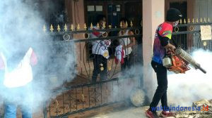 PDIP Pesawaran dan Tim Dermawan Gelar Aksi Sosial Fogging