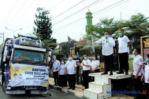 Bupati dan Wakil Bupati Dairi Berangkatkan 30.000 Susu untuk Lansia