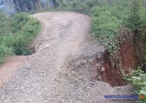 Hati-Hati Melintasi Jalur Mukun-Borong, Ini Penyebabnya