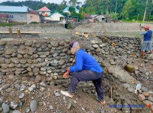 Proyek Dinding Sungai Waykrui Pakai Batu Bulat, Komisi II: Harus Batu Belah!