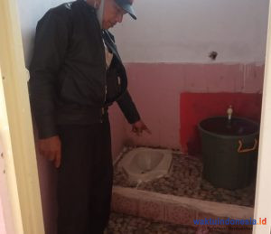 Rehab Jamban SDN1 Tanjungraya Terkesan Amburadul, Kepsek Sebut 2 Nama ini, Disdikbud: Sesuai RAB