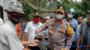 Polres Batubara Salurkan Bantuan Pupuk Asap Cair