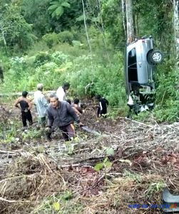 Minibus Masuk Ke Jurang, Peratin Padang Cahya : Pemangku Kami Sudah Ingatkan