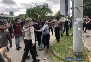 5 Perusuh saat Pleno KPU Pesibar Ditangkap, 1 Diantaranya Langsung Kapolres