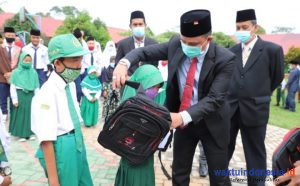 HAB Kemenag ke-75, Bupati Parosil Santuni 75 Siswa Madrasah