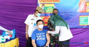 Kadis Tedi jadi yang Pertama Disuntik Vaksin Covid-19 Sinovac di Pesibar