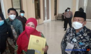 Ditetapkan Walikota-Wakil Walikota Bandarlampung Terpilih, Eva-Deddy: Doakan Supaya Amanah