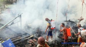 Diduga Konsleting Listrik, Rumah Warga Ludes Terbakar