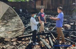 Baznas Sigap Berikan Bantuan Warga Pekon Ampai Korban Kebakaran