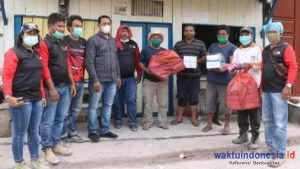 Erupsi Gunung Sinabung Bombardir 3 Kecamatan, Anggota DPR RI Bagi-Bagi Masker dan Nasi Kotak