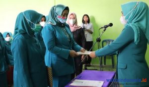 Hari Kesrak PKK Ke-49, Partinia Parosil Lantik TP PKK Kecamatan