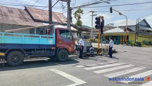 Datangkan Alat – Tekhnisi dari Jakarta – Sumbagsel Perbaiki Traffic Light di Sebarus