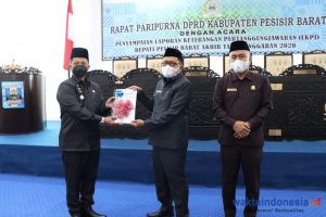 Bupati Pesibar Sampaikan LKPj 2020
