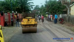 Akhirnya.. Jalan Rusak Desa Pampangan Diperbaiki Pemprov Lampung