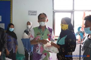 Bupati Agus Kunjungi Pasar Murah di Pesisir Selatan, Ini Pesannya