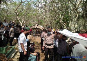 Jenazah Polisi yang Meninggal Tenggelam Selamatkan Anak Dimakamkan Secara Kedinasan