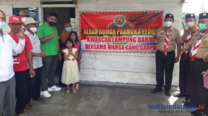 Pramuka Peduli Lambar Rampung Bedah Rumah Maryati, Kunci Diserahkan Kak Nukman