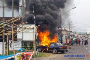 Setelah Nambal Ban, Mobil di Pesawaran Ini Kebakaran