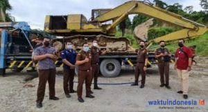 Kacabjari Pancur Batu Turun Tangan Sita Alat Berat Milik Terdakwa AEG