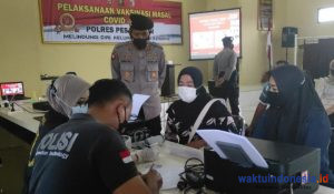 Serentak di Indonesia: Polisi Pesawaran Vaksinasi Massal di 15 Titik