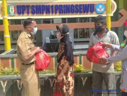Peringati Hari Asyura, SMPN 1 Pringsewu Bagikan 150 Paket Sembako