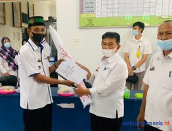 Wabup Zulqoini Serahkan Sertifikat Tanah di Biha