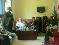 Kunjungi PWI Way Kanan, Bacalon Nizwar Ditanya Soal KTA