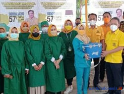 HUT Golkar ke-57, Sekjend Lodewijk Salurkan Ribuan Vaksin di Pesawaran