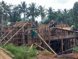 Proyek Jembatan Terlambat Pengerjaan, Pemkab Pesibar Berikan Sanksi Tegas Rekanan