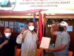 Sejarah! Balon Ketua PWI Lampung Nizwar Teken Pakta Integritas di Tubaba