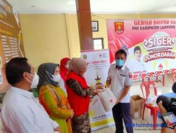 Di Siger Donor Darah PMI Lambar, Riana Sari Serahkan Sembako dan 3 Thermometer Standing