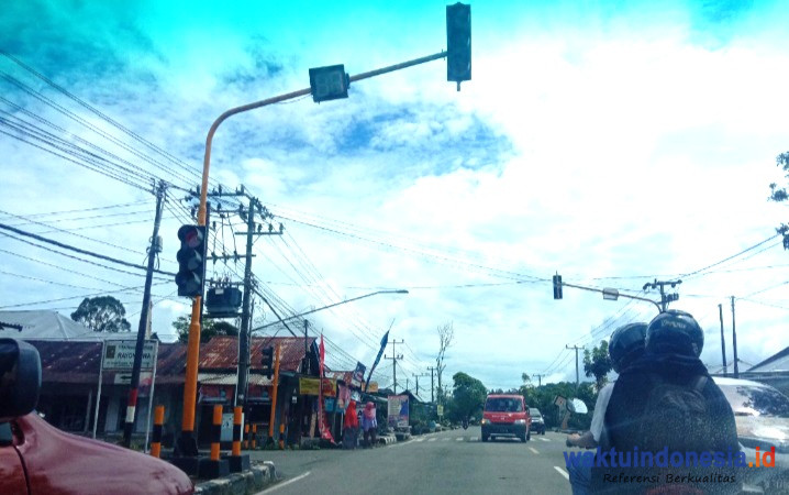 Lampu Merah,