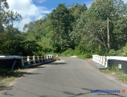 FOTO: Jembatan Jalan Liwa – Ranau di Padangcahya