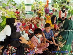 Jumat Barokah Srikandi Dermawan Santuni Anak Yatim Piatu Di Teluk Pandan